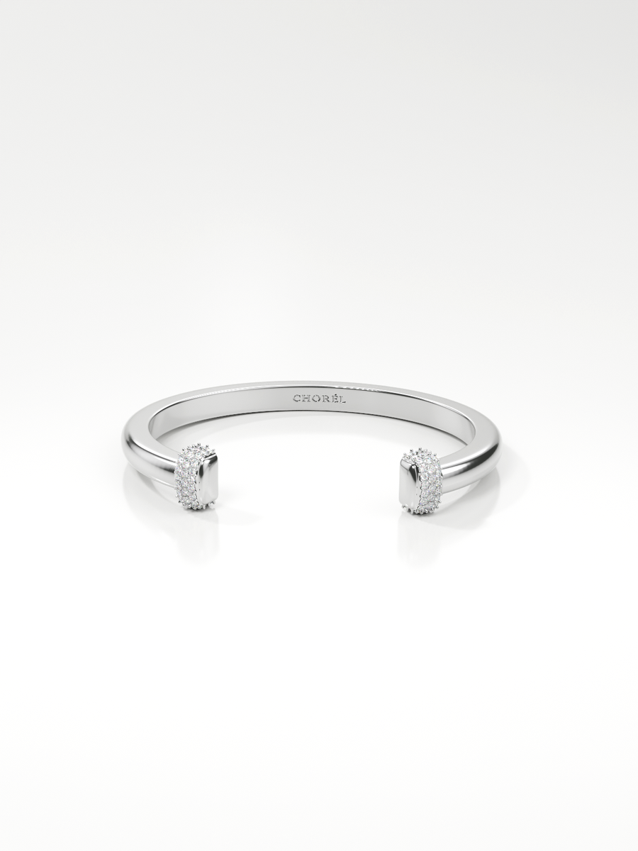 Estelle Bangle