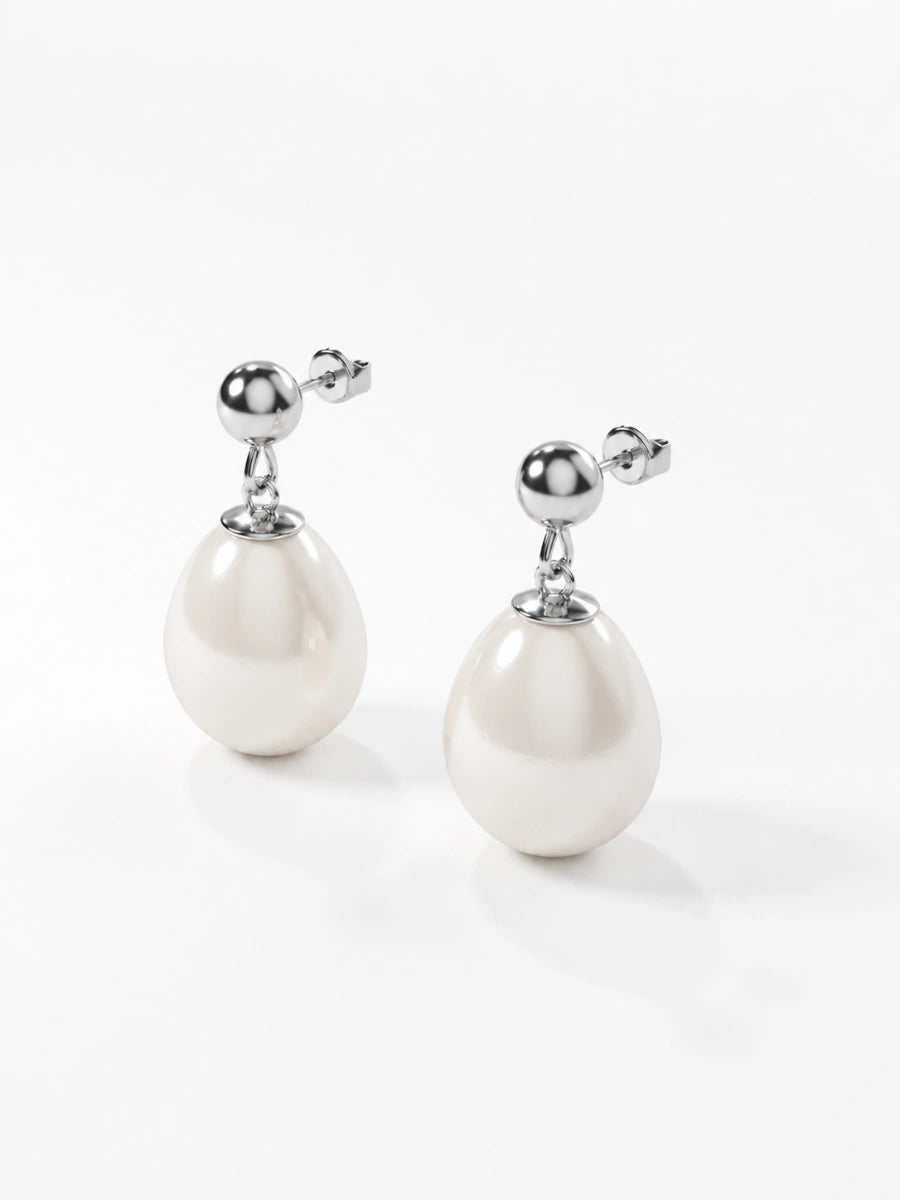 Vera Pearl Earrings