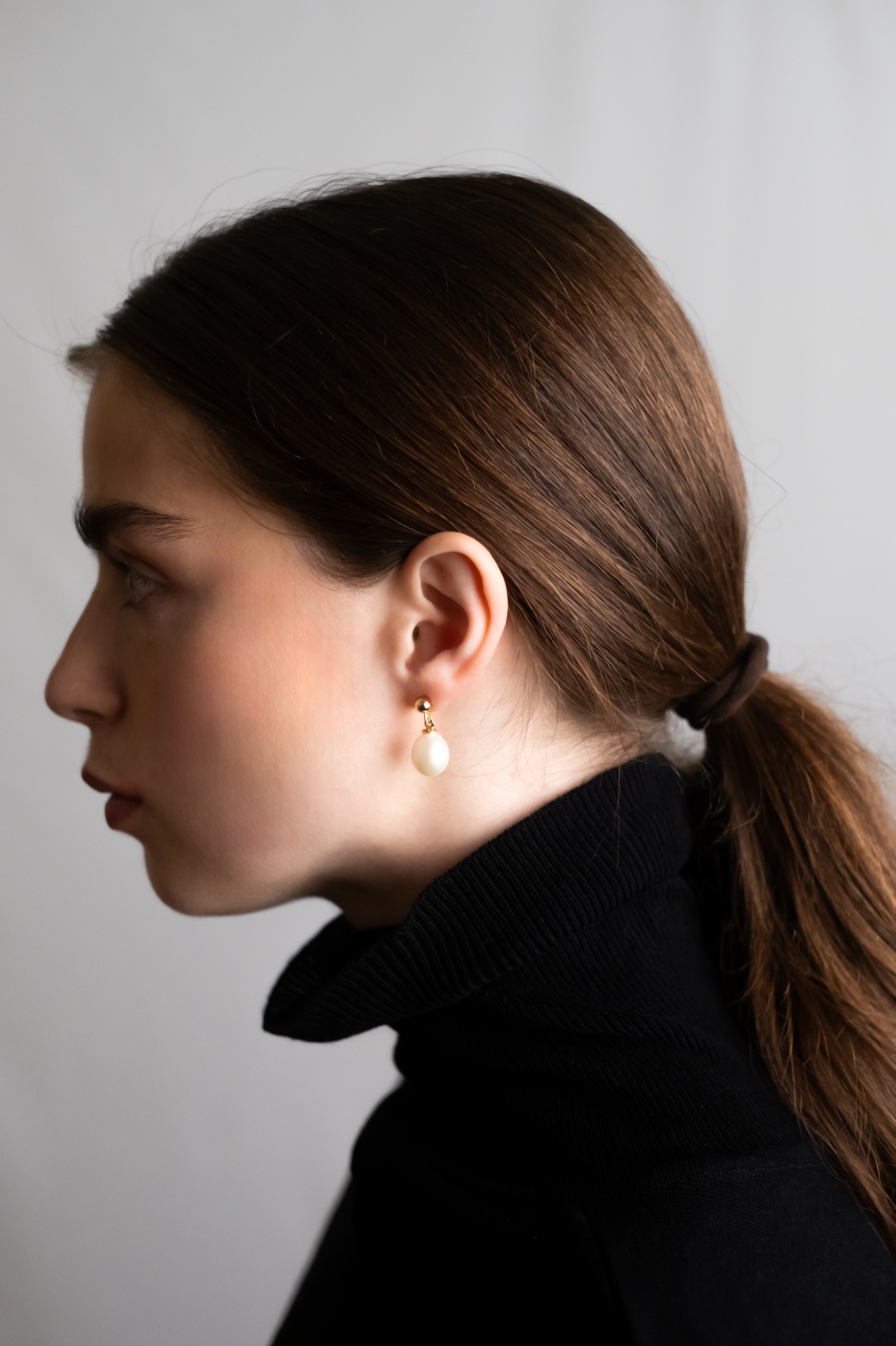 Vera Pearl Earrings – by CHORÉL