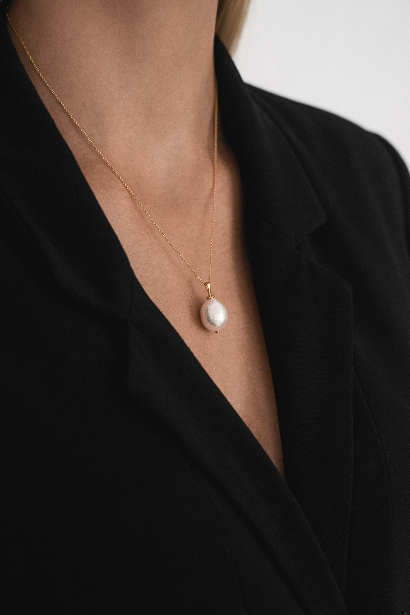 Grace Pearl Necklace – by CHORÉL