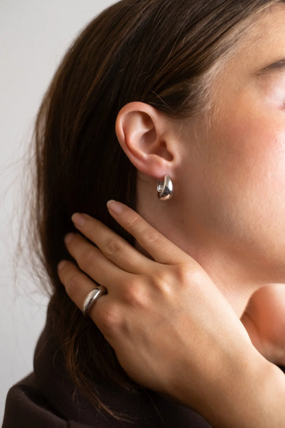 Noelle Bold Silver Earrings – by CHORÉL